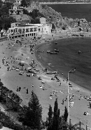 italie, sicile, taormine, le lido mazzarò, 1950