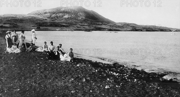 italie, sicile, îles éoliennes, île de lipari, vulcanello, 1900 1910