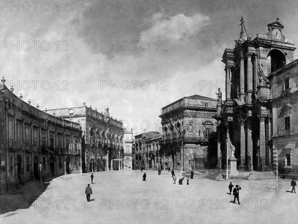 italie, sicile, syracuse, place de la cathédrale, 1900 1910