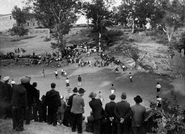 italie, calabre, cosenza, nouveau terrain de sport du couvent de la réforme, 1940