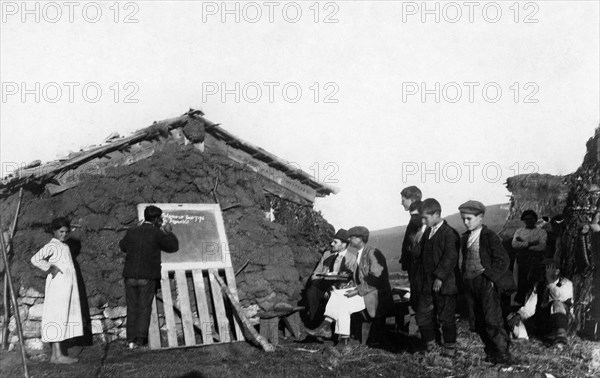 europe, italie, calabre, santo stefano d'aspromonte, leçon d'école, 1930