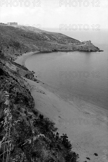 europe, italie, calabre, fuscaldo, vue de la côte, années 1950