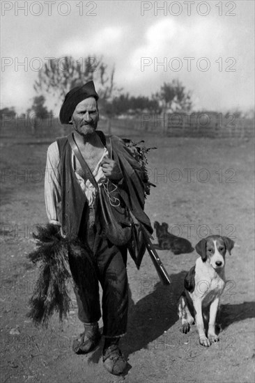 europe, italie, calabre, un chasseur, 1910 1920