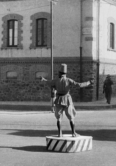 afrique, érythrée, asmara, un policier, 1920