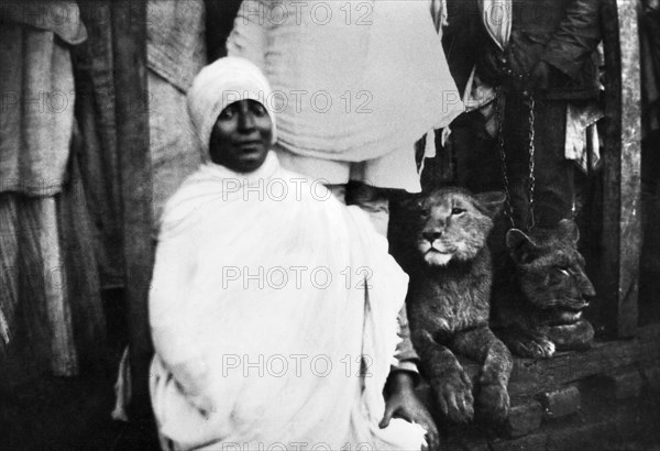 afrique, éthiopie, femme noble en robe blanche, 1930