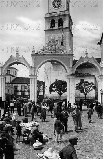 portugal, archipel des açores, île de san miguel, ponta delgada, la place, 1930 1940