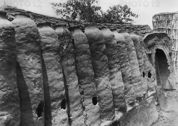 afrique, rhodésie du nord, granges typiques, 1920 1930