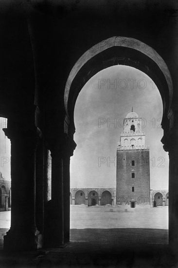 Afrique, tunisie, kairouan, le minaret de la grande mosquée, 1910