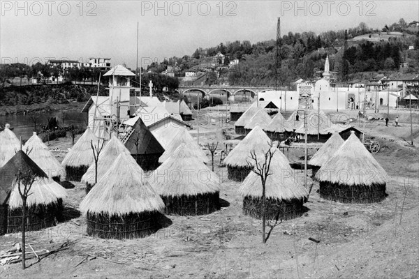 europe, italie, turin, exposition nationale, reconstruction d'un village érythréen, tukul, 1928
