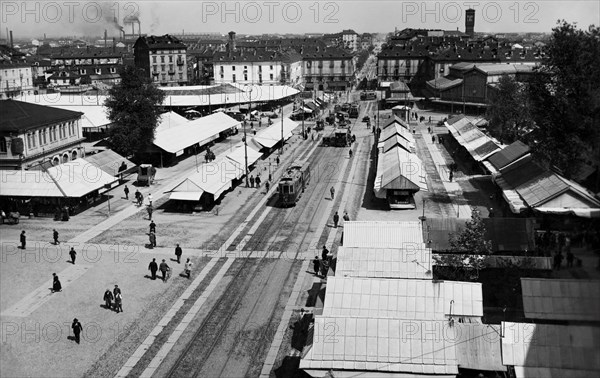 europe, italie, turin, piazza emanuele filiberto, porta palazzo et corso ponte mosca, 1920 1930