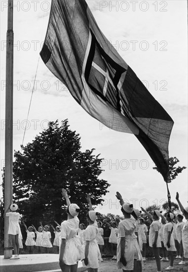 europa, italie, turin, colonie permanente 3 janvier, levé du drapeau, 1930