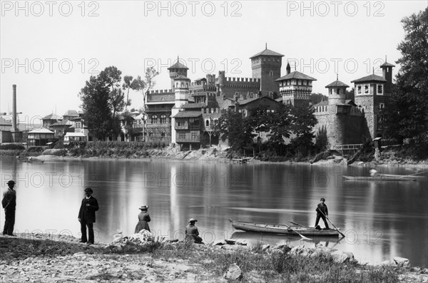 europe, italie, turin, village et château médiéval, 1910