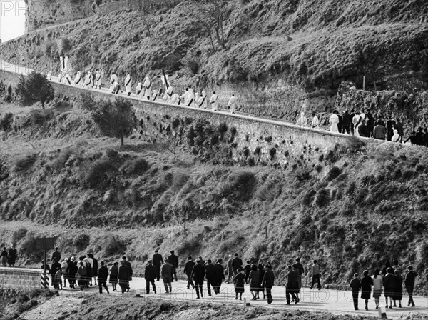 europa, italia, calabria, gerace, processione del venerdì santo, 1967