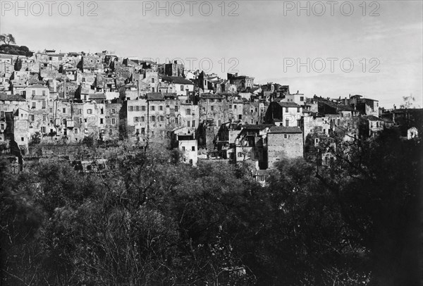 europe, italie, ligurie, san remo, vue de la vieille ville, années 1920