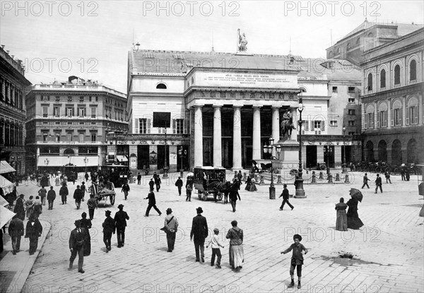 europe, italie, ligurie, genes, vue de la piazza de ferrari avec la statue de garibaldi, 1905