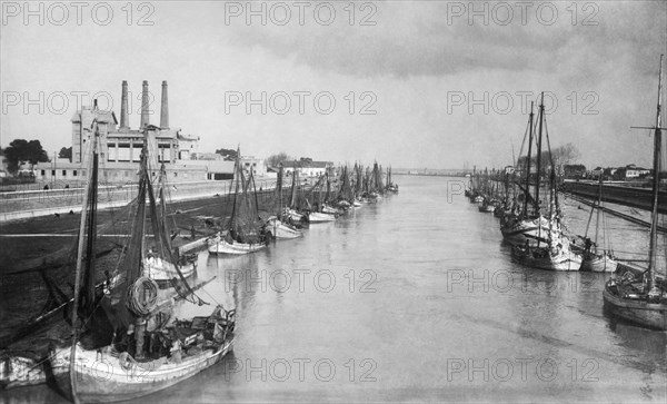 europe, italie, abruzzes, pescara, port du canal, 1920 1930