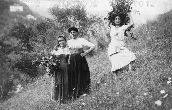 europe, italie, abruzzes, paysannes à farindola, 1910