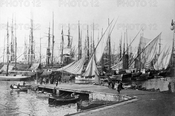 harbour, genova, liguria, italy 1900-10