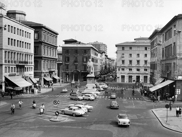 place cavour, livourne, toscane, italie 1965