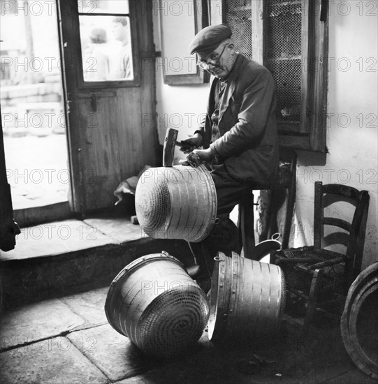 artisan, agnone, molise, 1965