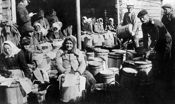 industrie alimentaire, harengs dans des tonneaux, Finlande, 1930