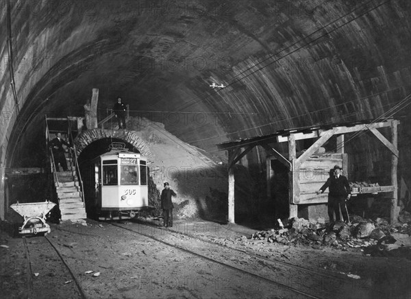 œuvres dans la galerie giuseppe garibaldi, genova, ligurie, italie, 1920