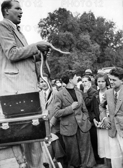 vendeur ambulant, festival annuel, macchia antonini, toscane, 1953