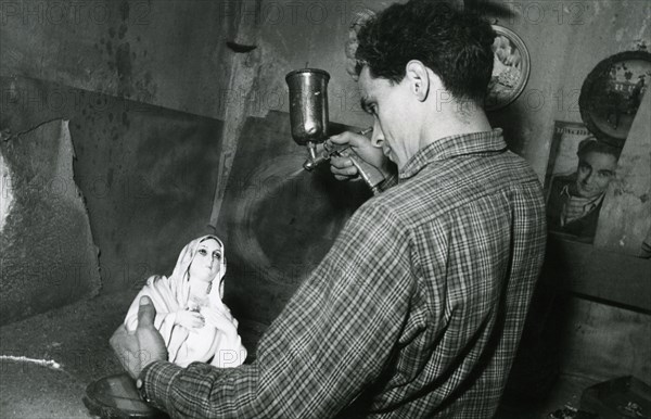 craftsman, lucca, tuscany, italy 1955