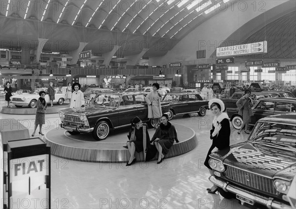 europe, italie, piedmont, turin, salon de l'automobile, stand fiat, 1963