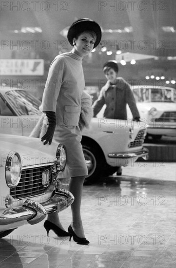 europe, italie, piedmont, turin, salon de l'automobile, stand fiat, 1963