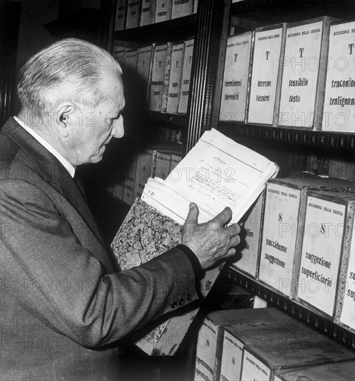 professeur francesco pagliai, accademia della crusca, florence, toscane, italie, 1965