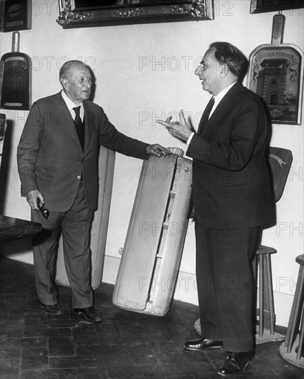 professeur pagliai et président giacomo, accademia della crusca, florence, toscane, italie, 1965