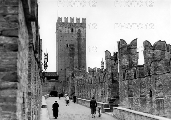 Italie, Vénétie, Vérone, Un ponte di Castelvecchio, 1930 1940