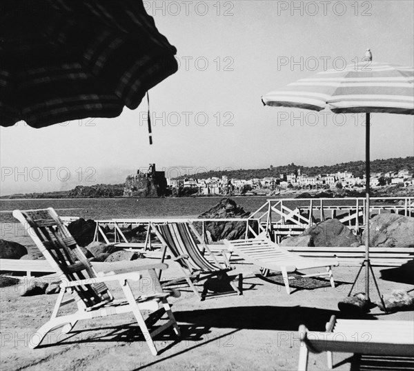 europe, italie, sicile, catane, aci castello, vue du lido dei ciclopi, 1940