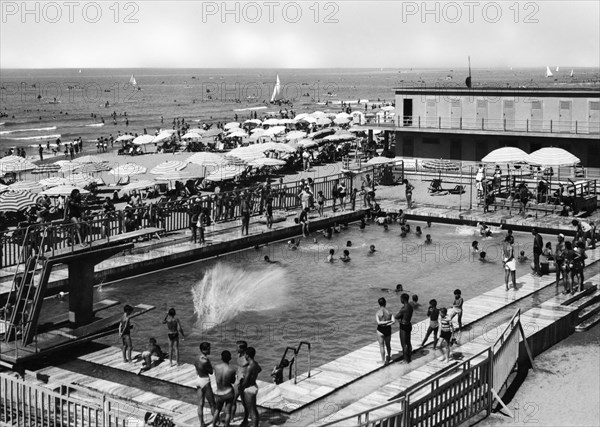 swimming pool, bathing establishment principe di savoia, viareggio, tuscany, italy, 1963