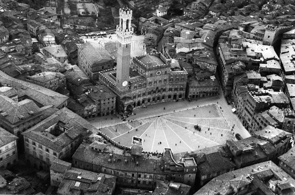 piazza del campo, sienne, toscane, italie, 1966