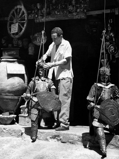 italie, sicile, atelier d'artisan à taormina, 1963