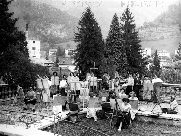 san pellegrino terme, élèves de l'académie lors d'une leçon de peinture, 1954