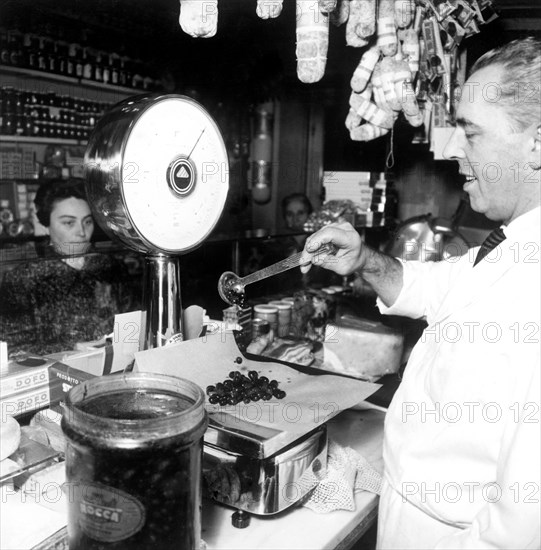 épicerie fine cerutti, oneglia, 1965