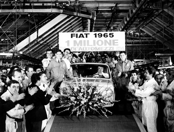 la millionième voiture fiat produite, 1965