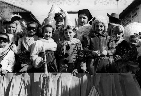 italie, piémont, carnaval de castellamonte, 1953