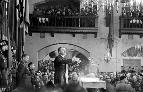 monaco, adolf hitler, le fuhrer dans la fameuse brasserie où est né le nazisme, 1941