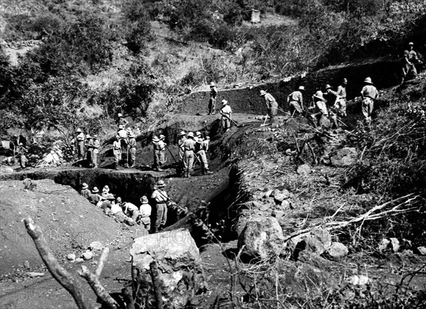 construction de routes par des soldats, 1939 1945