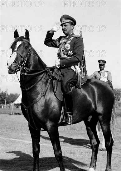 asie, afghanistan, le roi d'afghanistan pendant la parade de l'anniversaire de l'indépendance, 1941