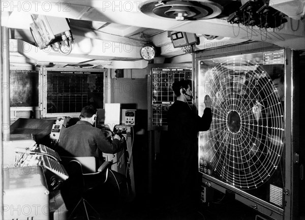 centre d'opérations du croiseur lanceur de missiles duilio, 1965