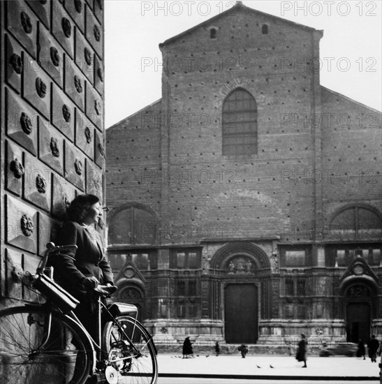 italie, emilie romagne, bologne, basilique san petronio, 1940