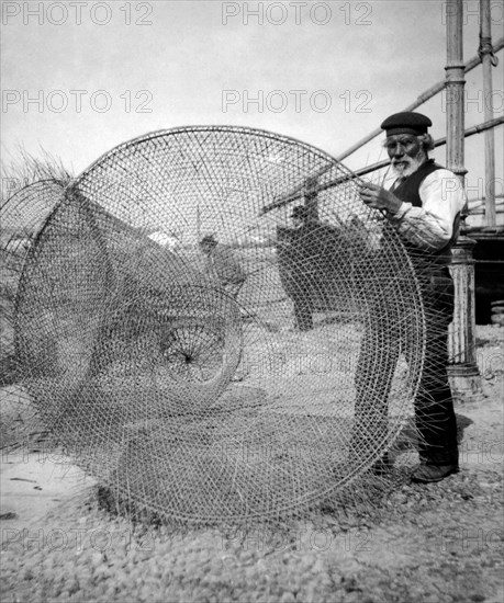 italie, sardaigne, filets de pêche, 1900