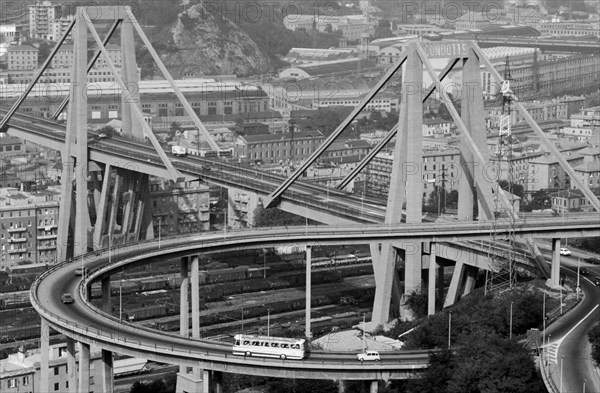 italie, genes, viaduc sur la polcevera, 1970-1980