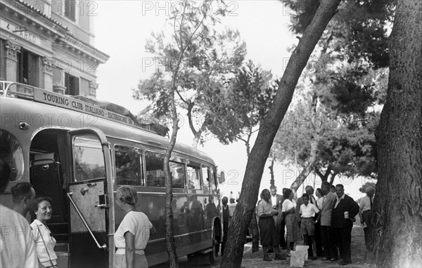 italie, abruzzes, giulianova a mare, excursion des membres du voyage, 1961