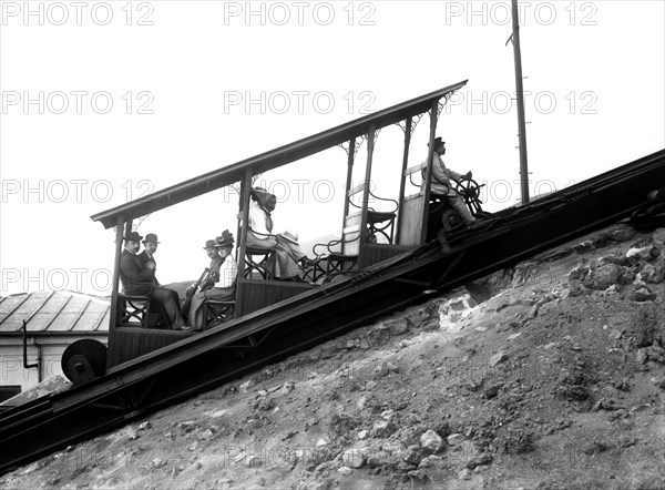 Voiture du funiculaire du Vésuve, début du 20e siècle